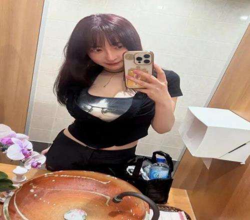 罗被保安拦,身份核实引,发讨论,爱游戏体育,Aiyouxi,Sports,爱游戏体育注册网址,爱游戏体育app,爱游戏体育官网,爱游戏体育网站,爱游戏体育下载