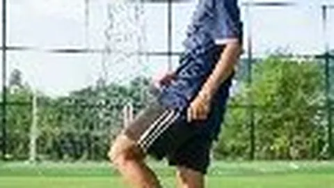 《范戴克荣耀再创新高！德波尔深情致敬：你的领袖风范无可匹敌》